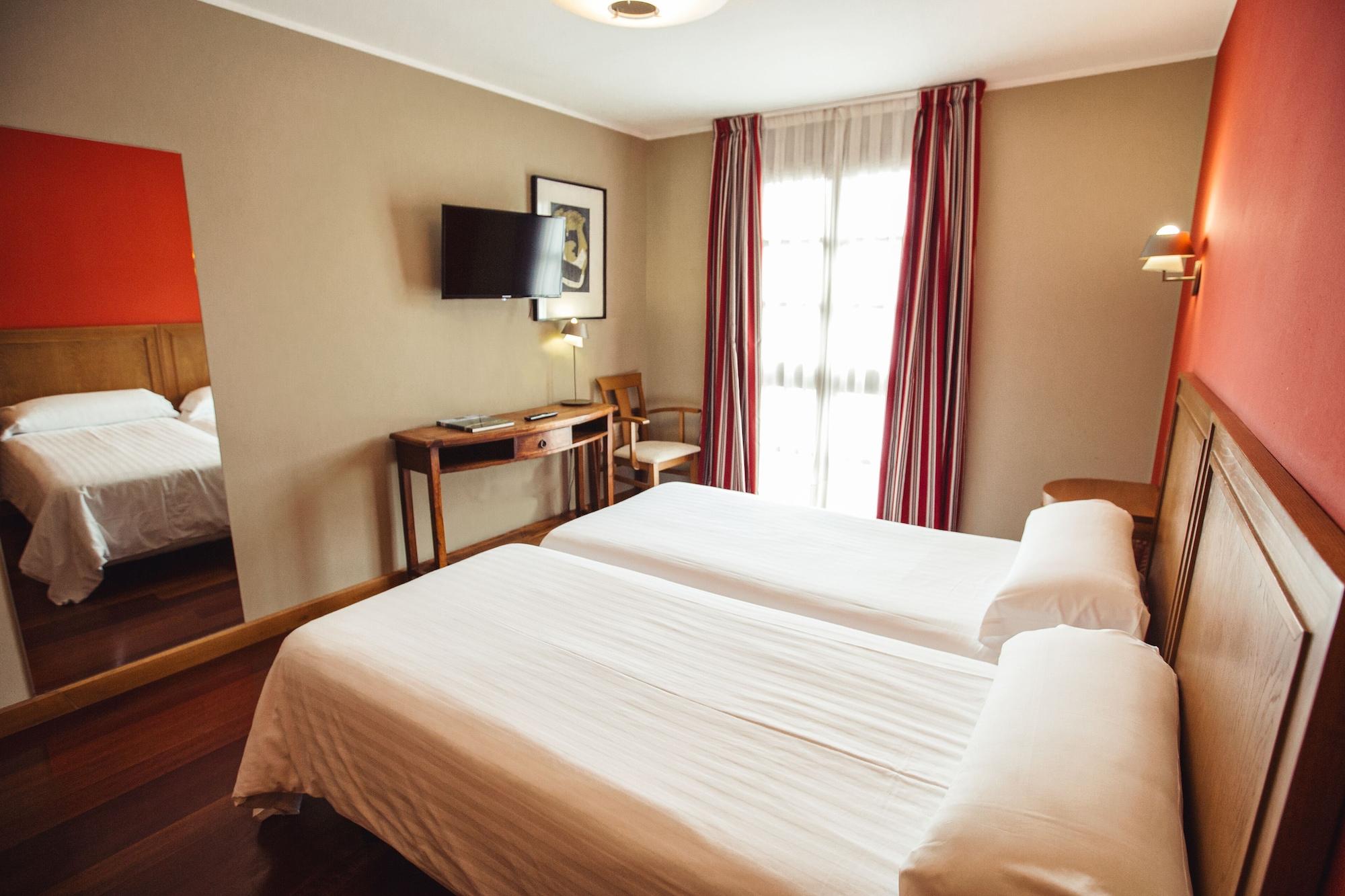 Hotel El Sella กังกัส เด โอนิส ภายนอก รูปภาพ