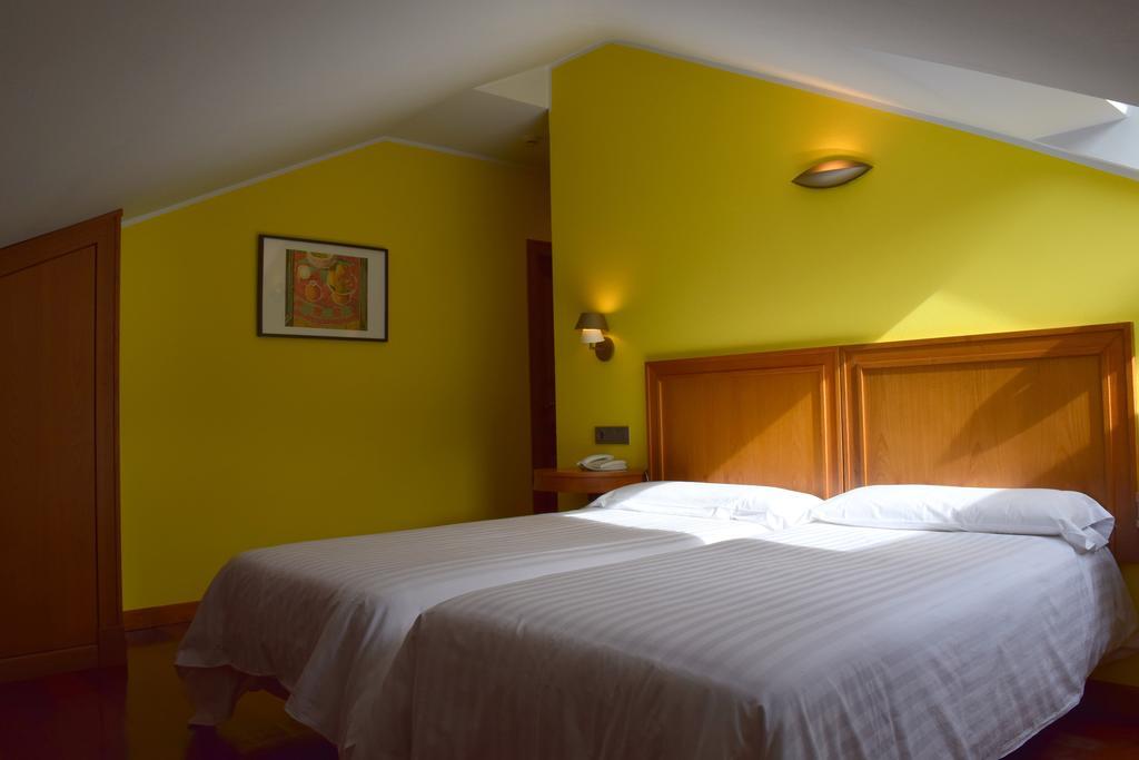 Hotel El Sella กังกัส เด โอนิส ภายนอก รูปภาพ