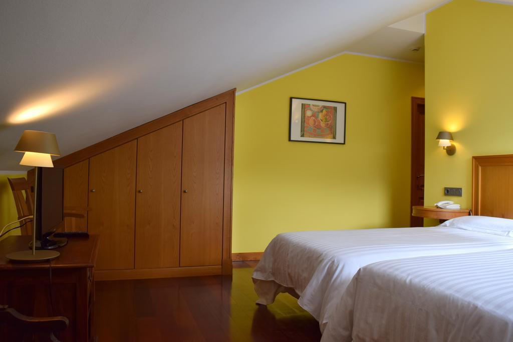 Hotel El Sella กังกัส เด โอนิส ภายนอก รูปภาพ