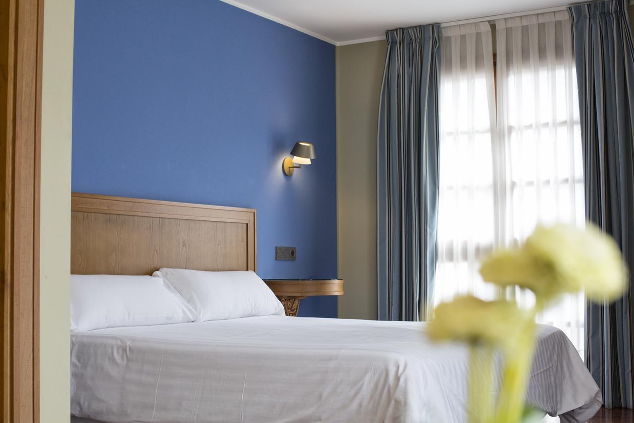 Hotel El Sella กังกัส เด โอนิส ภายนอก รูปภาพ