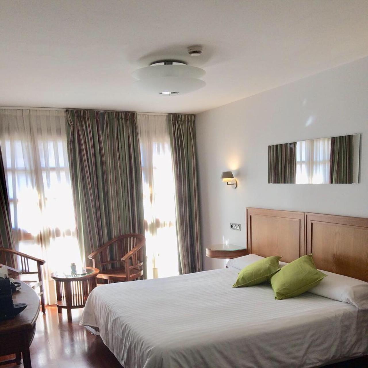 Hotel El Sella กังกัส เด โอนิส ภายนอก รูปภาพ