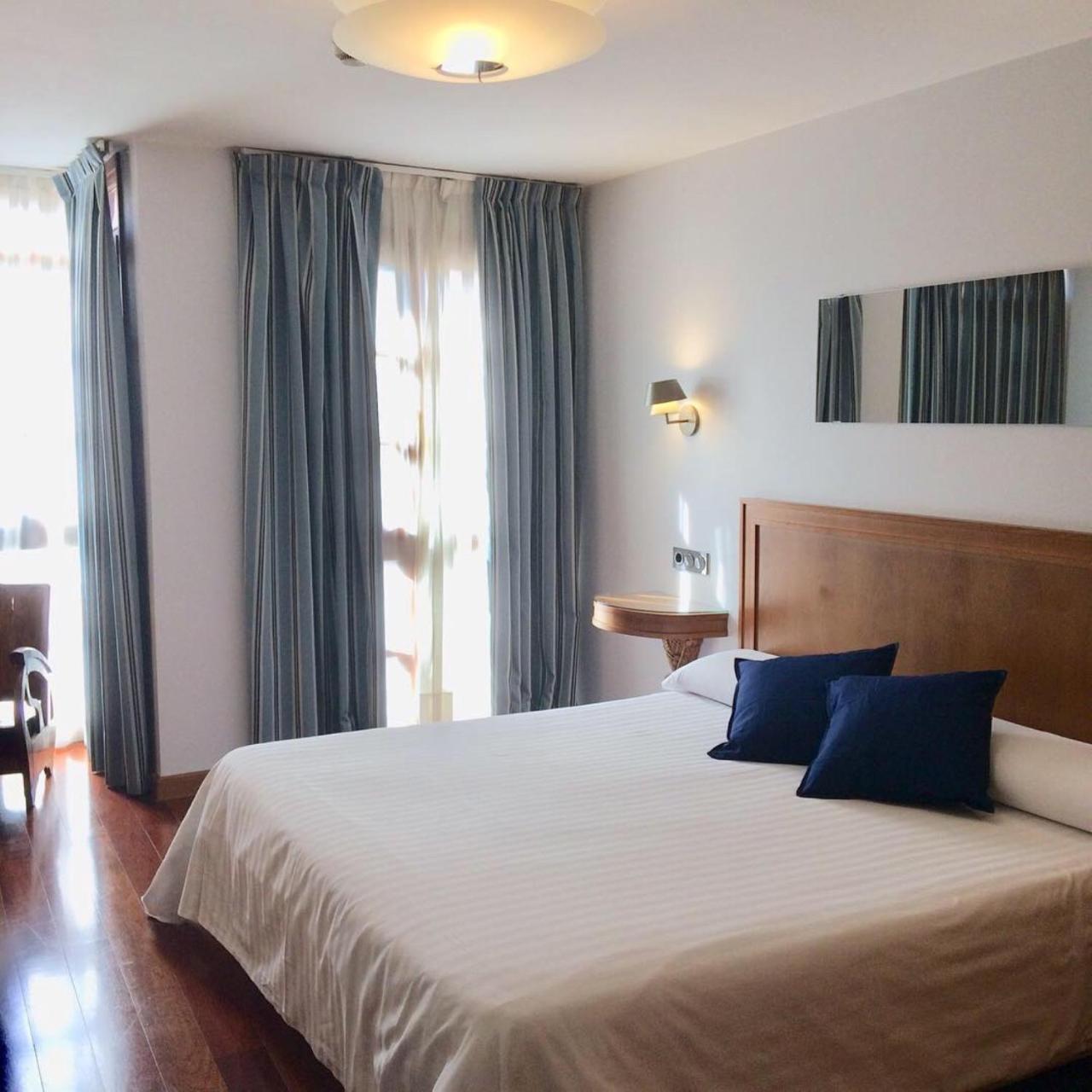 Hotel El Sella กังกัส เด โอนิส ภายนอก รูปภาพ
