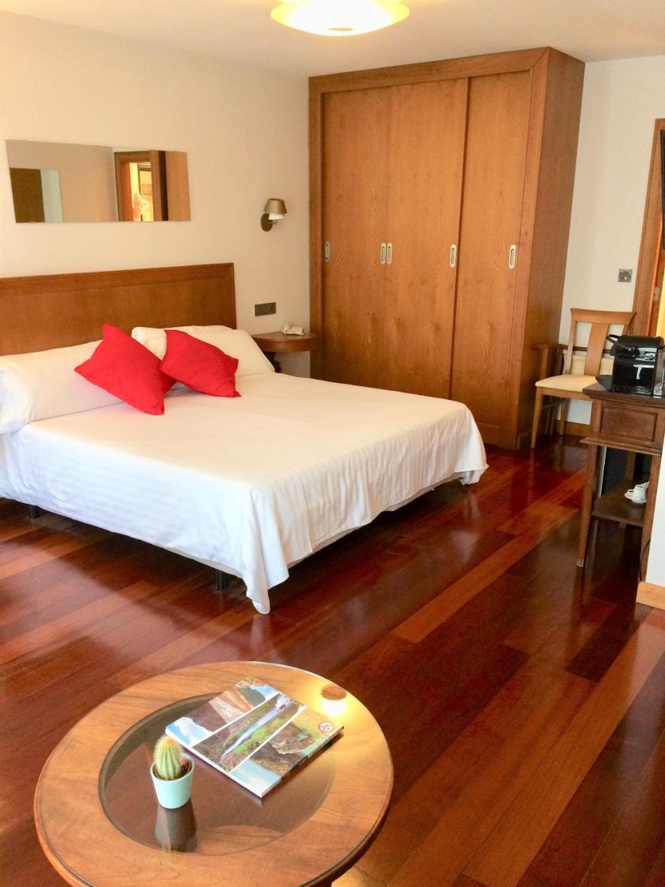 Hotel El Sella กังกัส เด โอนิส ภายนอก รูปภาพ