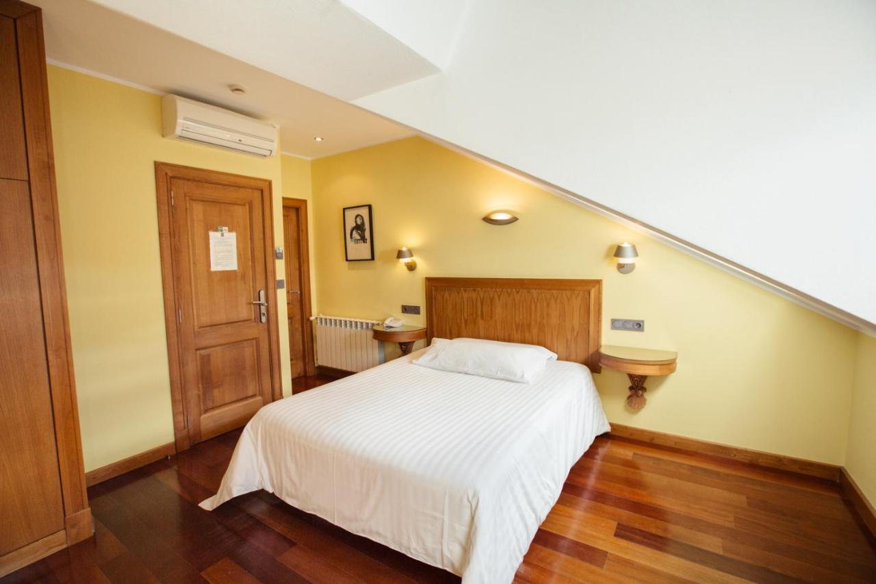 Hotel El Sella กังกัส เด โอนิส ภายนอก รูปภาพ