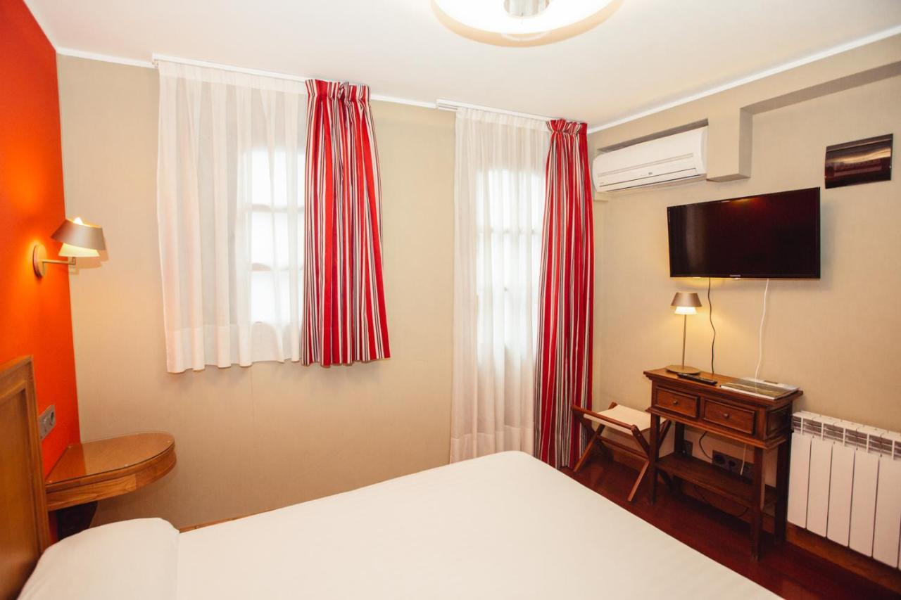 Hotel El Sella กังกัส เด โอนิส ภายนอก รูปภาพ